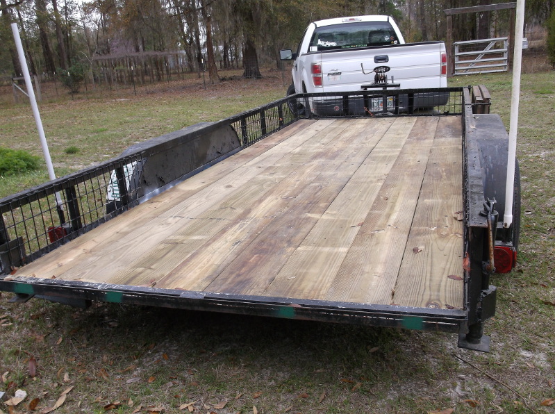 trailer-floor-fini.JPG